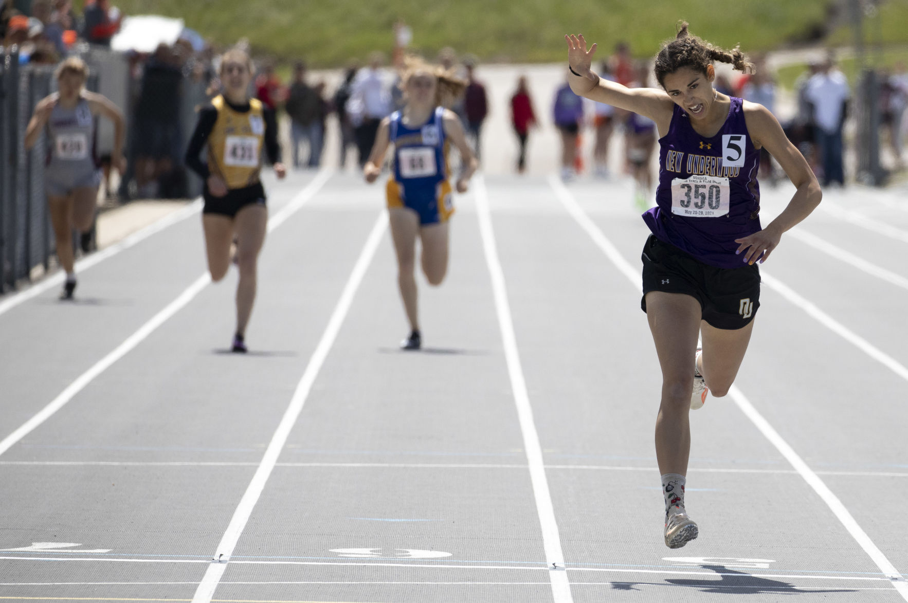 Cerington Jones, Girls 400 RECORD BREAKER